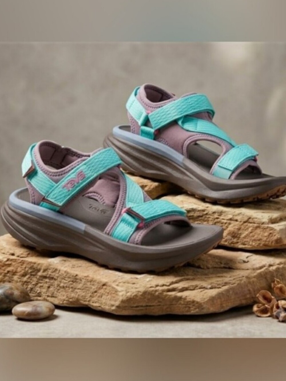 NEW! TEVA Women's Aventrail R2T Sz 10